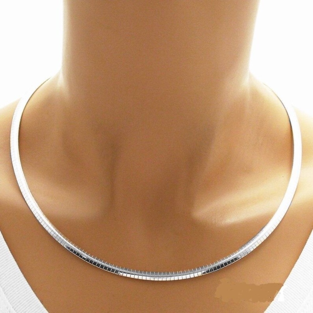*Just sold* Italian Omega Choker. 925 silver. 16”. Excellent condition